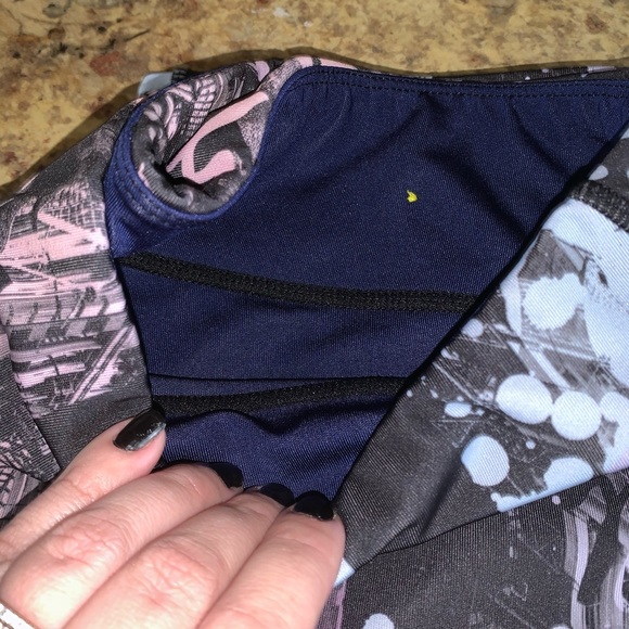 Capri’s - Picture 2 of 4